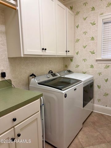 7 Steamboat Bnd Bend, New Iberia, LA 70563