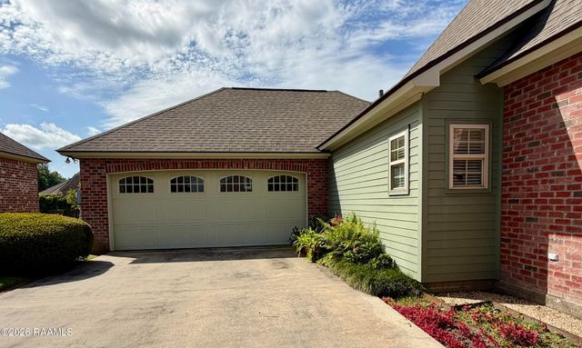7 Steamboat Bnd Bend, New Iberia, LA 70563