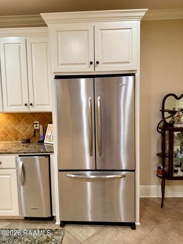 7 Steamboat Bnd Bend, New Iberia, LA 70563