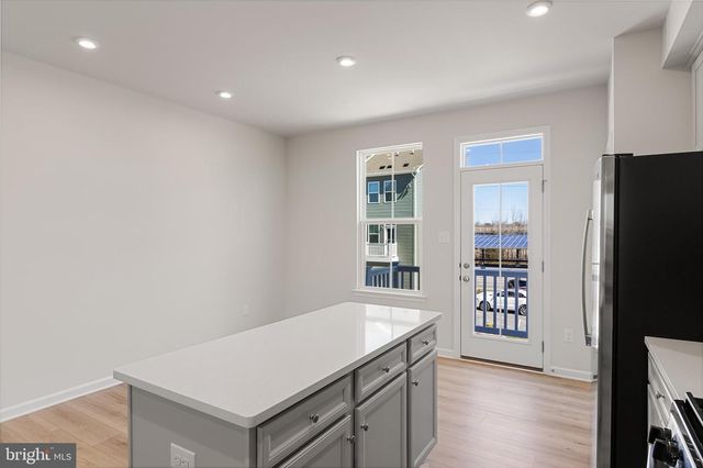 10 SIDNEY LANE, Stratford, NJ 08084