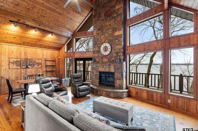 345 E El Dorado Dr, Scroggins, TX 75480