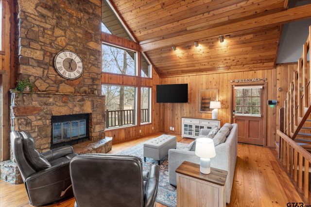 345 E El Dorado Dr, Scroggins, TX 75480