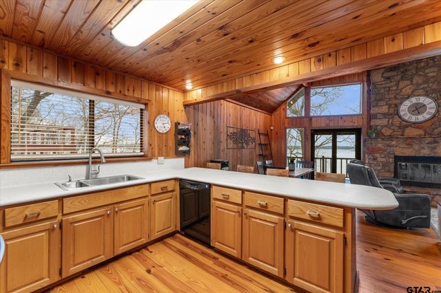 345 E El Dorado Dr, Scroggins, TX 75480