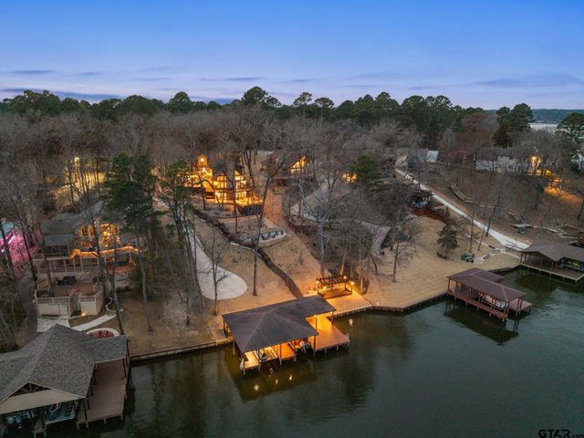 345 E El Dorado Dr, Scroggins, TX 75480