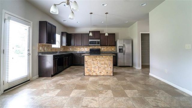 5235 Cantbury Way, Atlanta, GA 30349