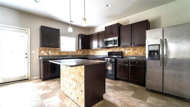 5235 Cantbury Way, Atlanta, GA 30349
