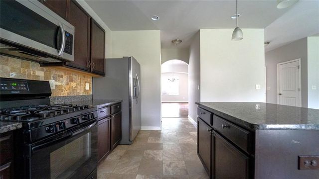 5235 Cantbury Way, Atlanta, GA 30349