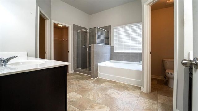5235 Cantbury Way, Atlanta, GA 30349