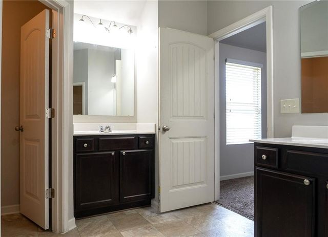 5235 Cantbury Way, Atlanta, GA 30349