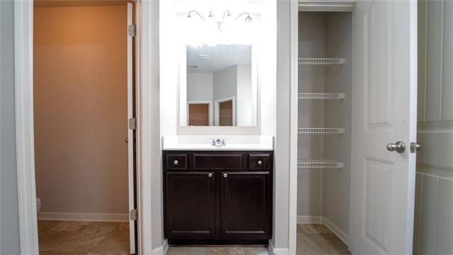5235 Cantbury Way, Atlanta, GA 30349