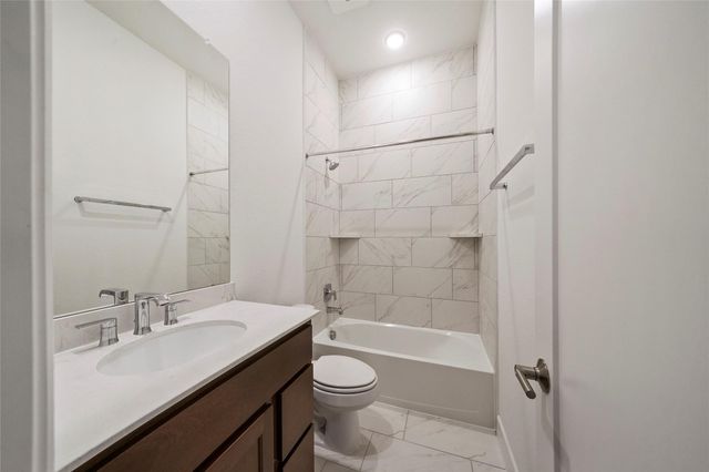 6 Clearview Terrace Place, Tomball, TX 77375