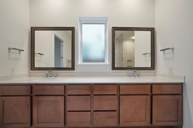 6 Clearview Terrace Place, Tomball, TX 77375