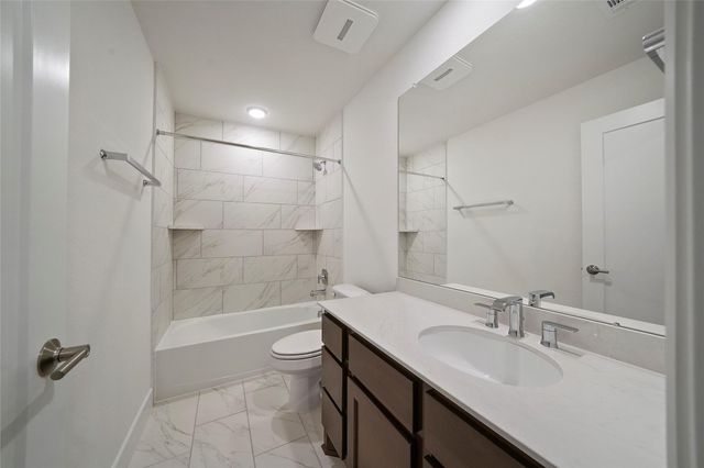 6 Clearview Terrace Place, Tomball, TX 77375