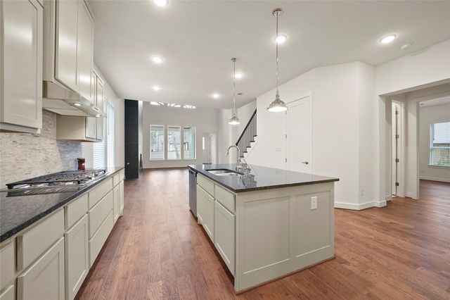 6 Clearview Terrace Place, Tomball, TX 77375