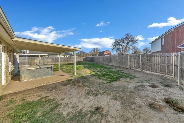 202 Lancelot Drive, Weatherford, TX 76086