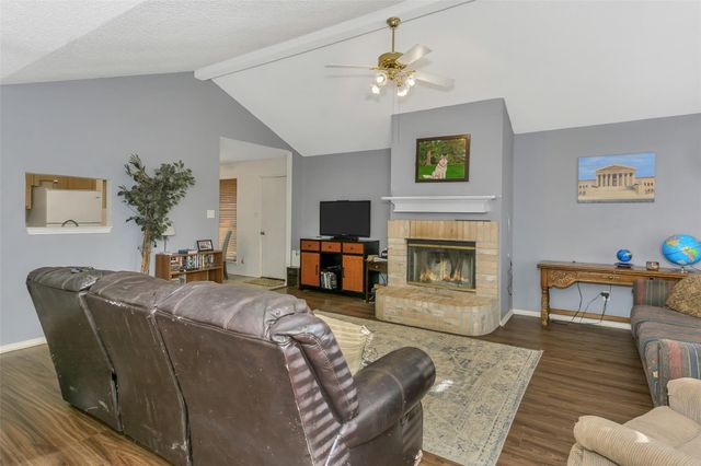 202 Lancelot Drive, Weatherford, TX 76086