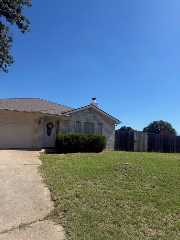 202 Lancelot Drive, Weatherford, TX 76086 — photo 2