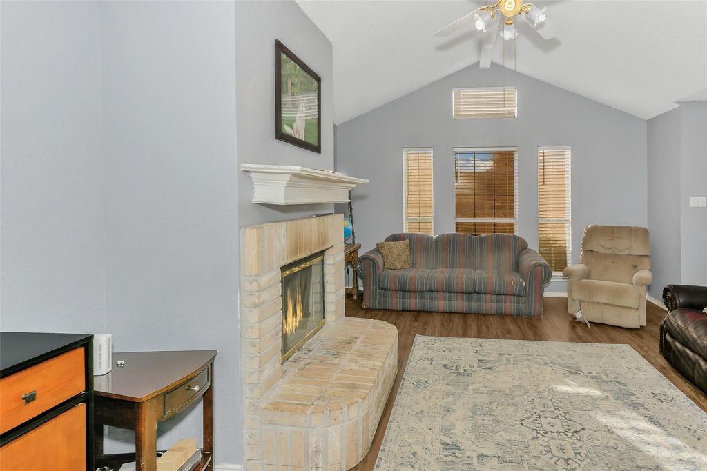 202 Lancelot Drive, Weatherford, TX 76086 — photo 5