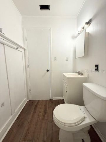 2215 VINE STREET, Orlando, FL 32806