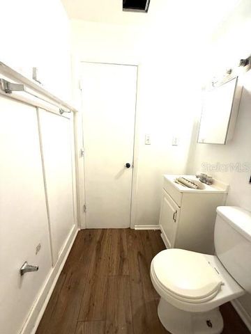 2215 VINE STREET, Orlando, FL 32806