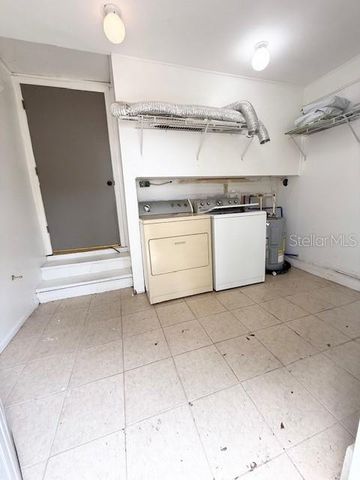 2215 VINE STREET, Orlando, FL 32806