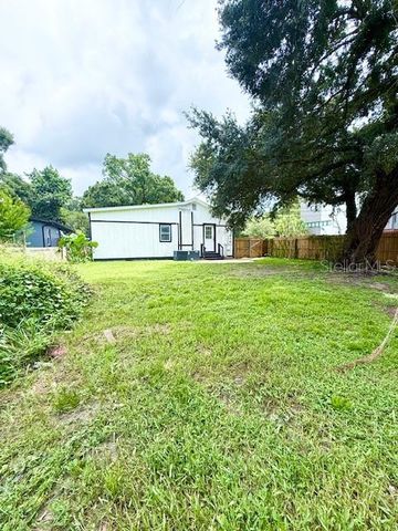 2215 VINE STREET, Orlando, FL 32806