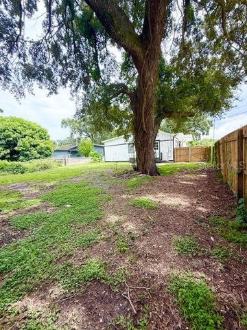 2215 VINE STREET, Orlando, FL 32806