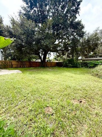 2215 VINE STREET, Orlando, FL 32806