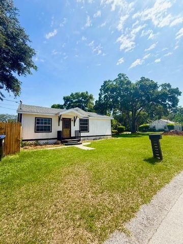 2215 VINE STREET, Orlando, FL 32806