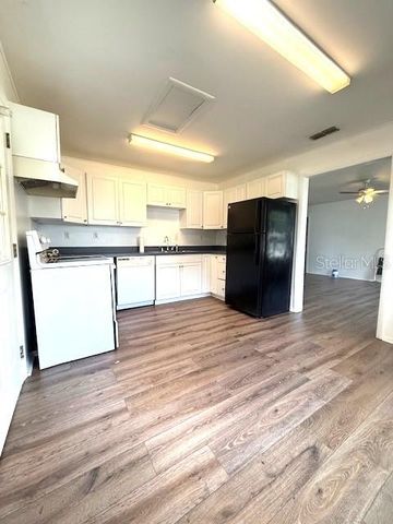 2215 VINE STREET, Orlando, FL 32806