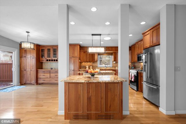 17850 Iten Court S, Lakeville, MN 55044