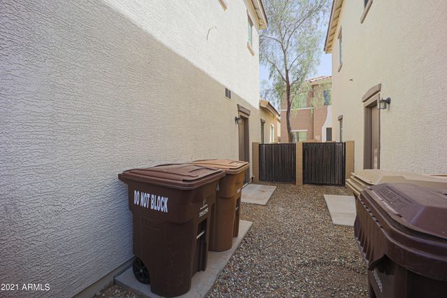 22076 N 103RD Lane 351, Peoria, AZ 85383