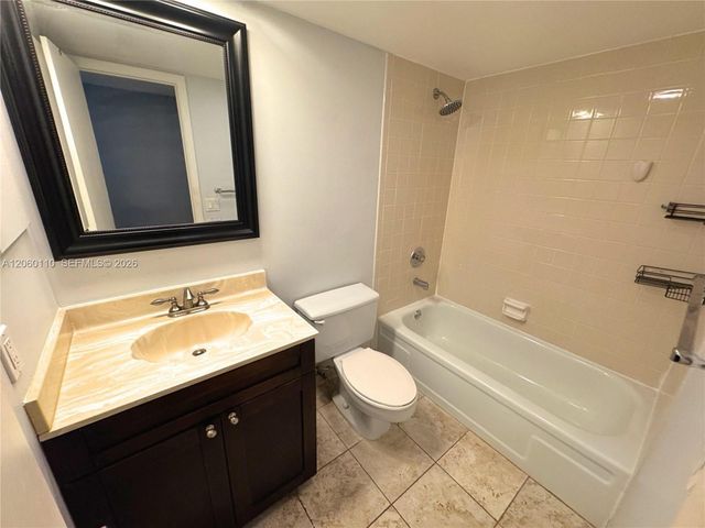 2324 S Cypress Bend Dr 415, Pompano Beach, FL 33069