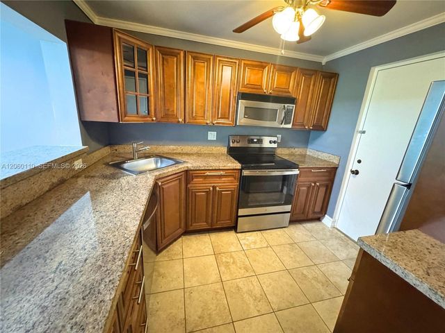 2324 S Cypress Bend Dr 415, Pompano Beach, FL 33069