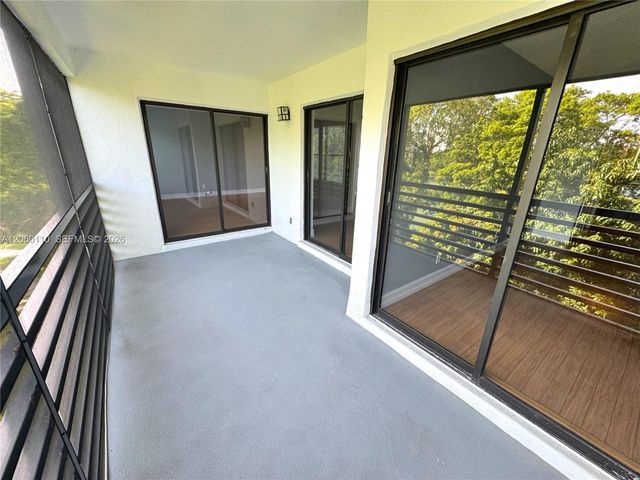2324 S Cypress Bend Dr 415, Pompano Beach, FL 33069