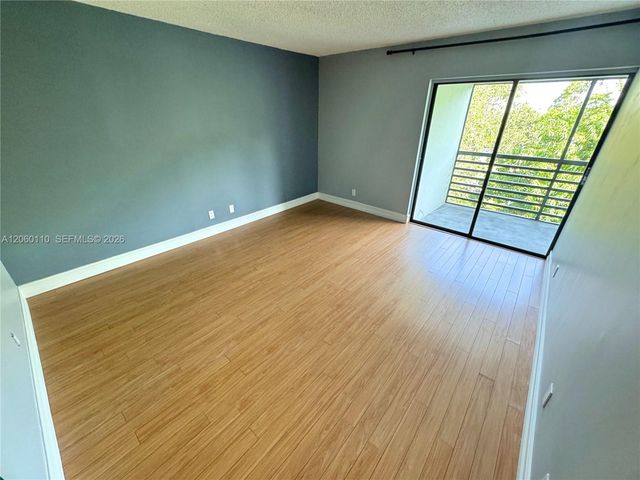 2324 S Cypress Bend Dr 415, Pompano Beach, FL 33069