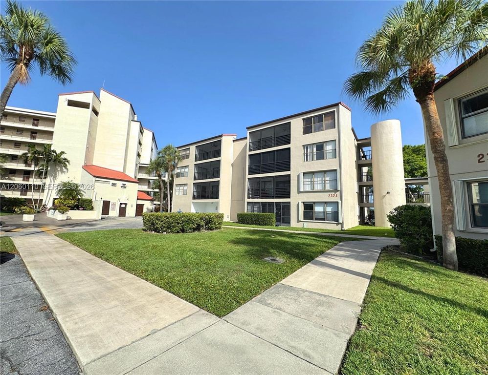 2324 S Cypress Bend Dr 415, Pompano Beach, FL 33069