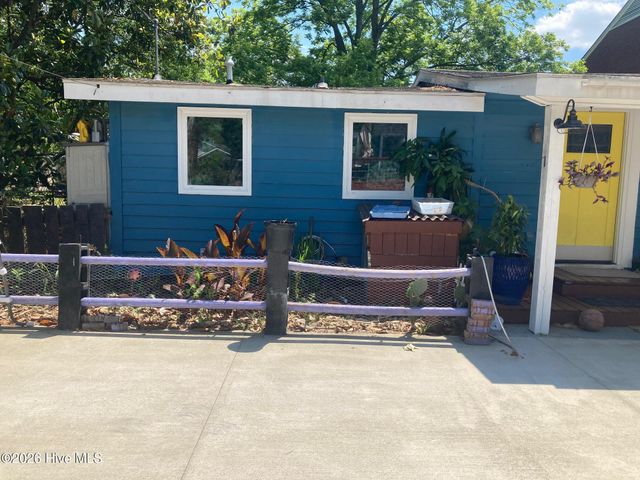 303 E 11th Street, Washington, NC 27889