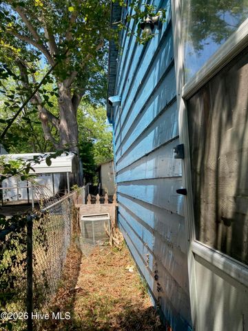 303 E 11th Street, Washington, NC 27889