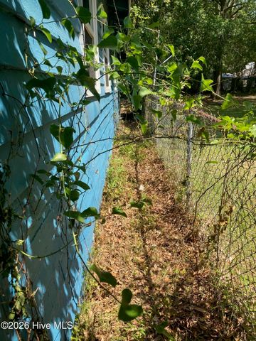 303 E 11th Street, Washington, NC 27889