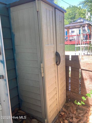 303 E 11th Street, Washington, NC 27889
