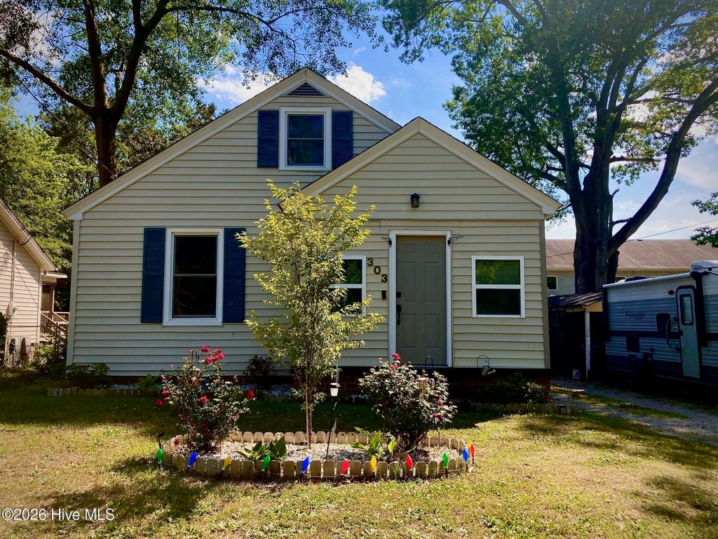 303 E 11th Street, Washington, NC 27889