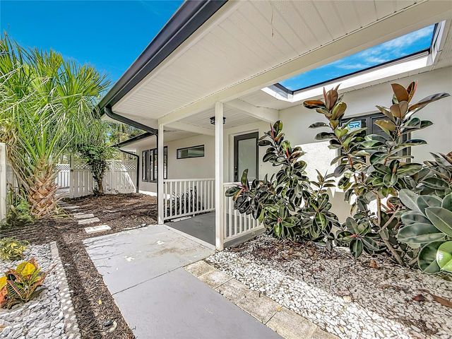 2472 TRADE WINDS DRIVE, Dunedin, FL 34698