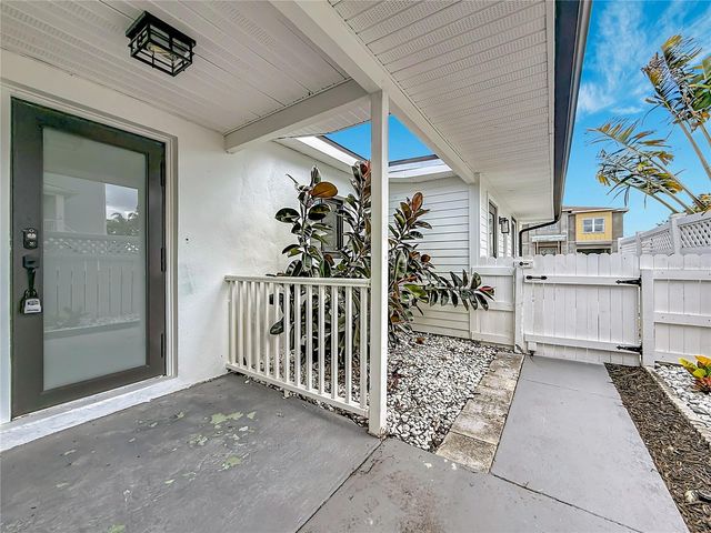 2472 TRADE WINDS DRIVE, Dunedin, FL 34698