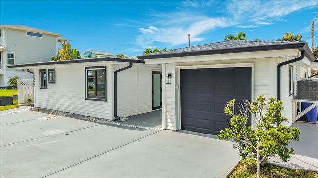 2472 TRADE WINDS DRIVE, Dunedin, FL 34698