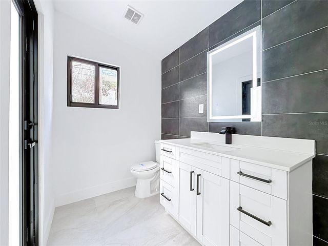 2472 TRADE WINDS DRIVE, Dunedin, FL 34698