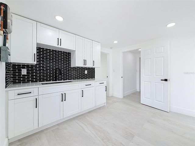 2472 TRADE WINDS DRIVE, Dunedin, FL 34698