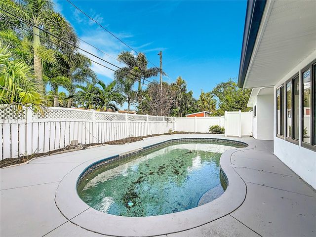 2472 TRADE WINDS DRIVE, Dunedin, FL 34698
