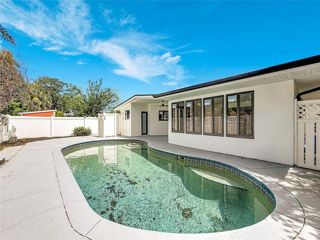 2472 TRADE WINDS DRIVE, Dunedin, FL 34698