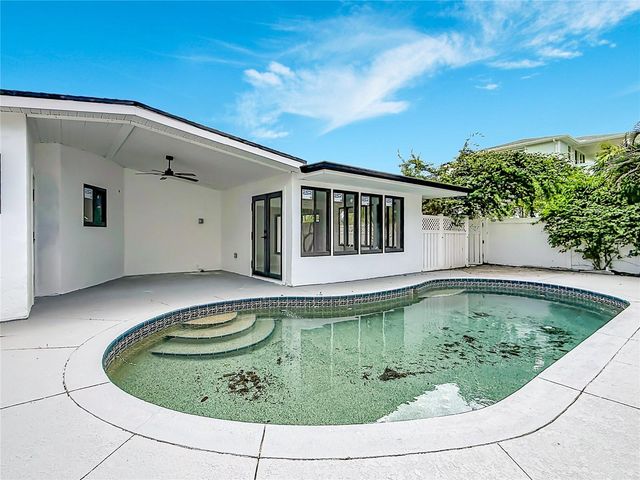 2472 TRADE WINDS DRIVE, Dunedin, FL 34698